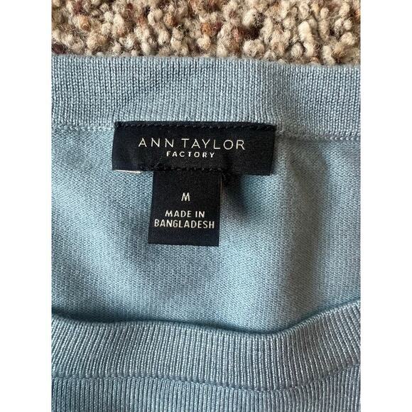 Ann Taylor Seasonless Button Cuff Sweater, Medium, Light Blue, Office, Classic - Picture 7 of 10